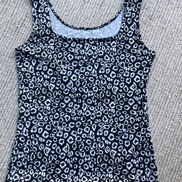 super comfortable stretchy tank - Picture 3 of 7